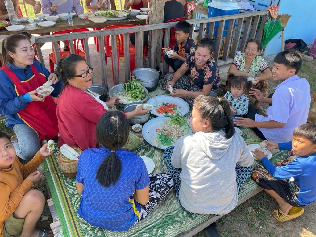 Vera Sunset Homestay Local Experience With Lao Family Muang Không Exteriér fotografie